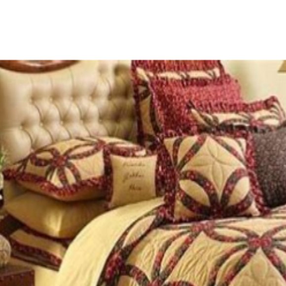 NWT VHC Brands Royalton Wedding Ring Quilted Pillow Sham 16x16" & 4 Pillowcases - Picture 1 of 5